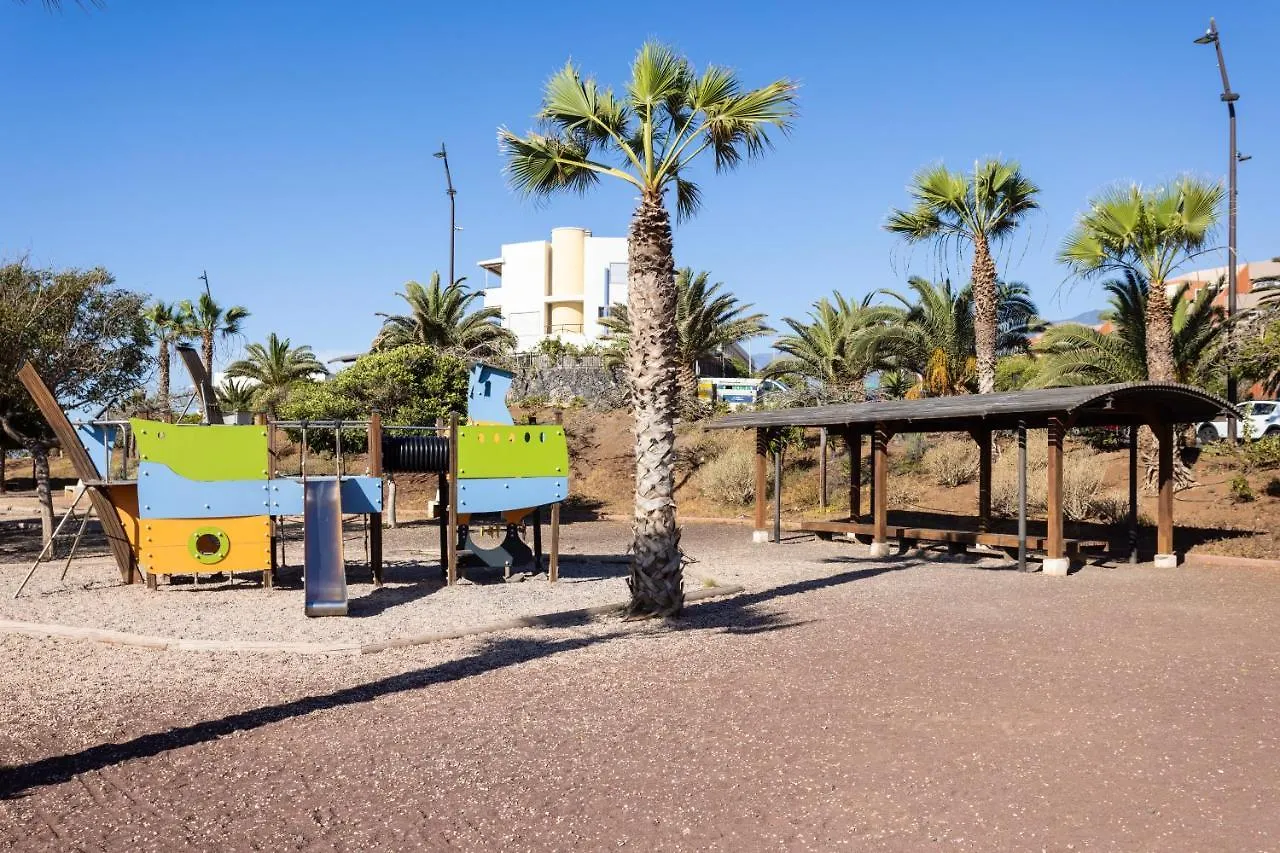 Home2Book Comfy Beachfront Radazul إسبانيا